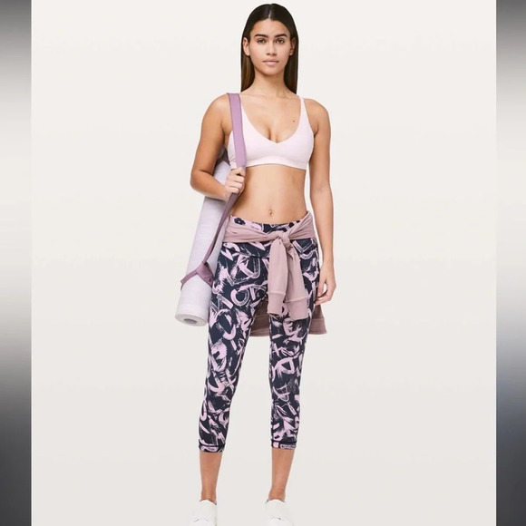 Lululemon wunder under high rise graffiti crop leggings size 4 like new. - Picture 1 of 6